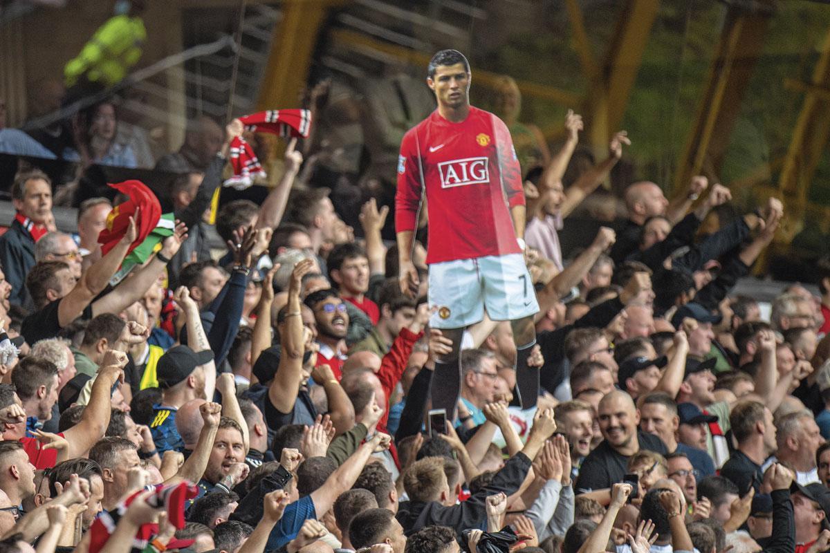 Supporters van Manchester United pronkten afgelopen weekend in de match op Wolverhampton al met een beeltenis van Ronaldo.