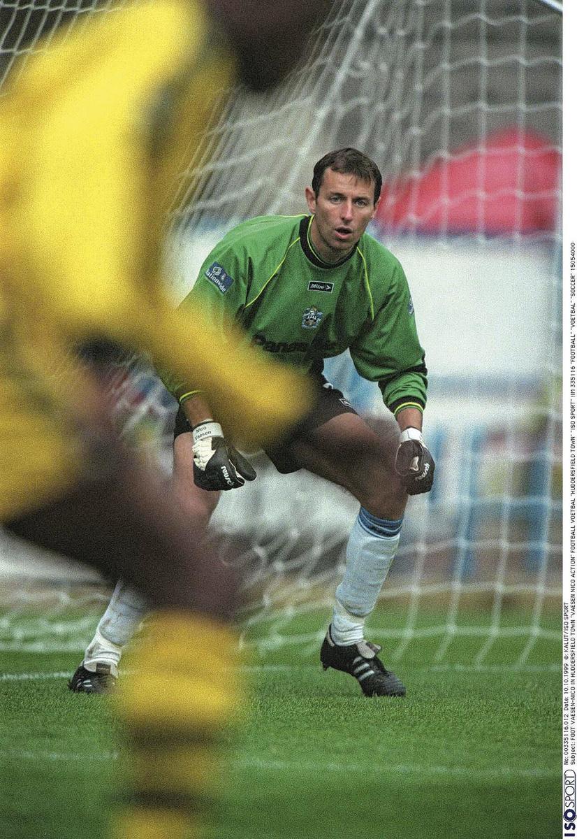 Een goeie twintig jaar geleden stond Nico Vaesen in doel bij Huddersfield Town.