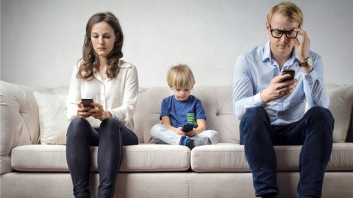 family-problems-picture-id654100140
